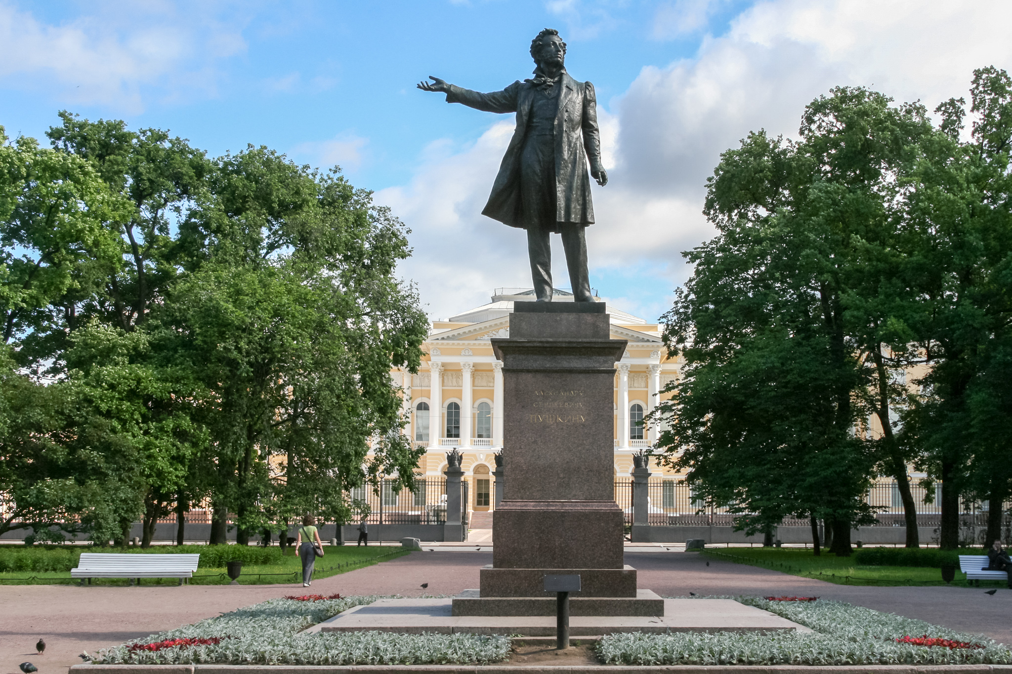 2009 St. Petersburg & Moscow, Chris van Wijk, Photographed by Jos van der Woude, Russian art, Socialist-Realism-Style, bronze, sculpture, Mikhaylovskaya street, Palace District, RU